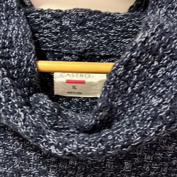 Castro XL sweater - Picture 2 of 3